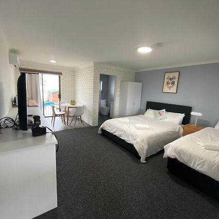 Lakeside Inn Wollongong Primbee Dış mekan fotoğraf