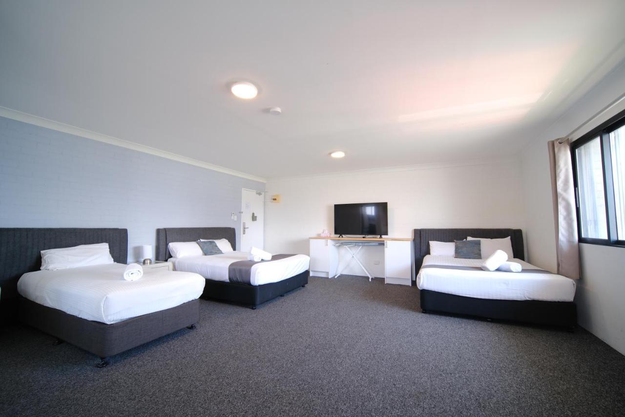 Lakeside Inn Wollongong Primbee Dış mekan fotoğraf