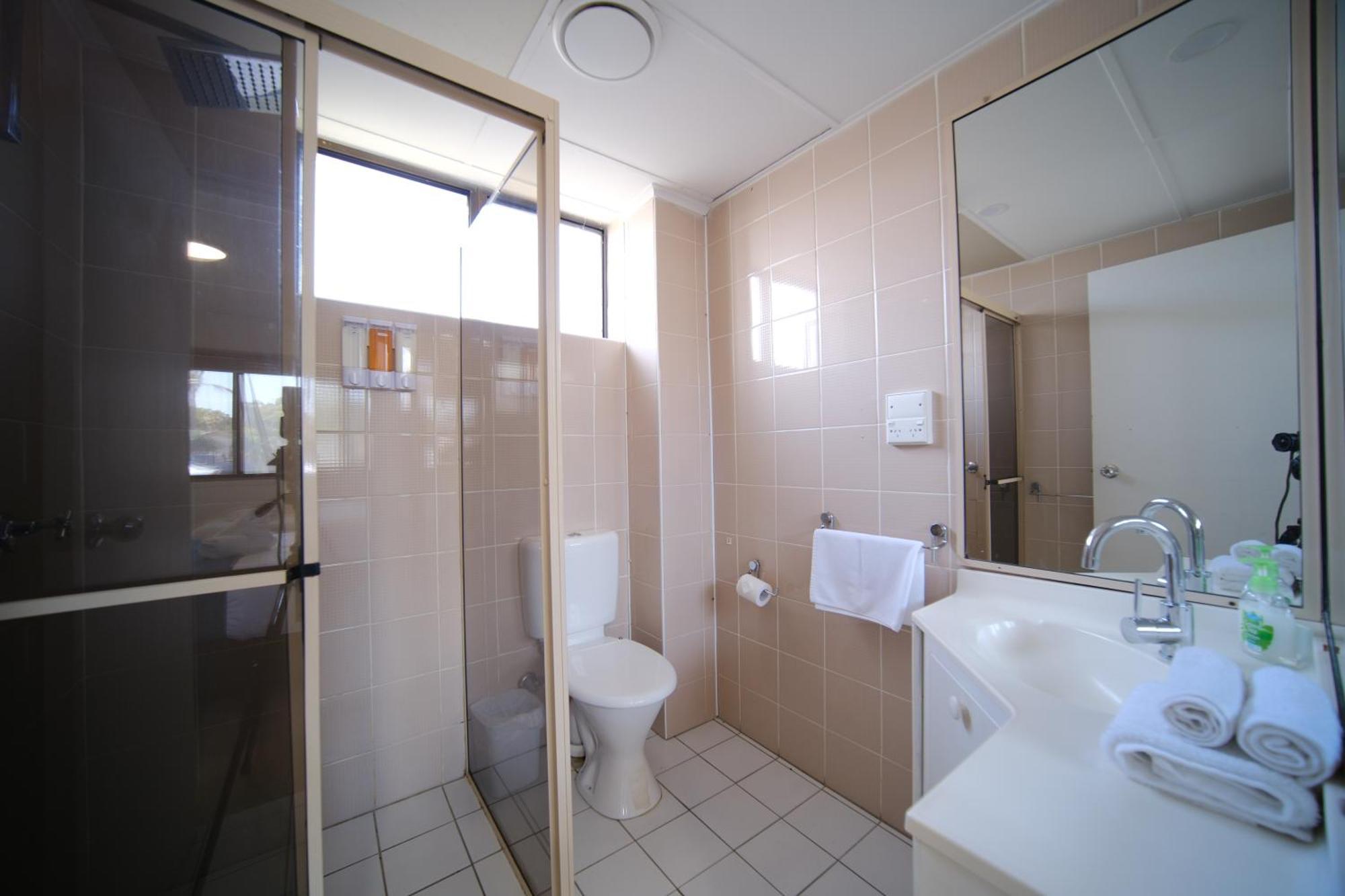 Lakeside Inn Wollongong Primbee Dış mekan fotoğraf