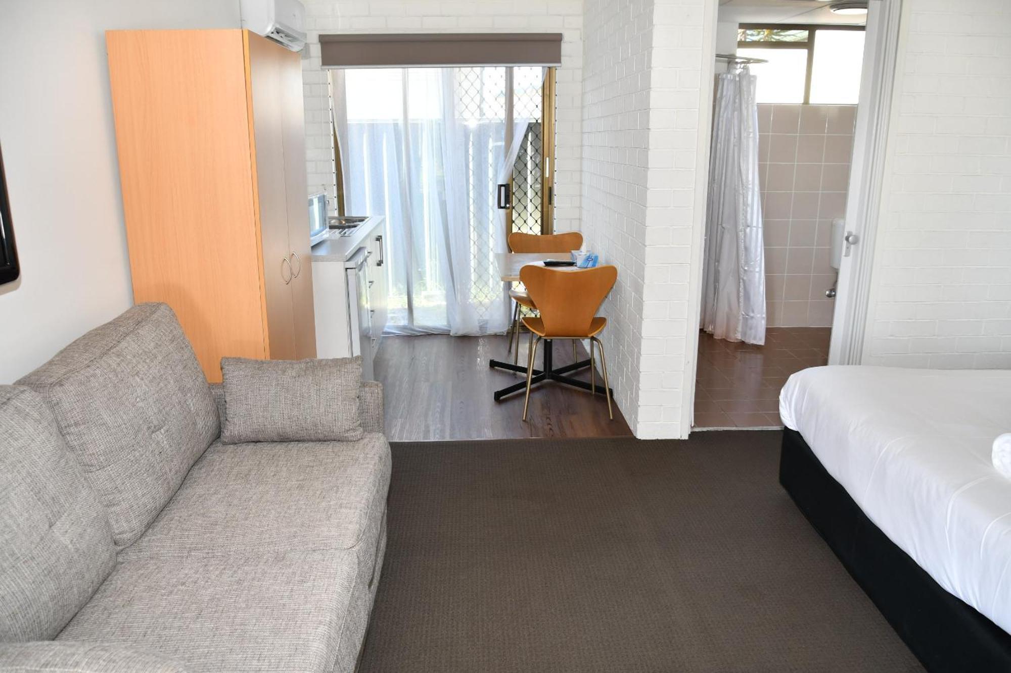 Lakeside Inn Wollongong Primbee Dış mekan fotoğraf
